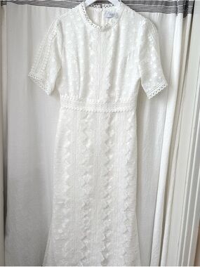 Zhuyiyi White Embroidered Midi Dress with Lace Trim